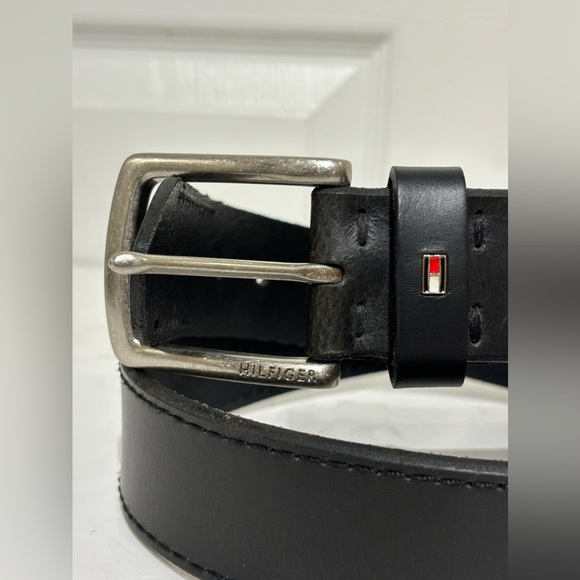 Tommy Hilfiger Genuine Leather Black Belt size 30 - Picture 2 of 4